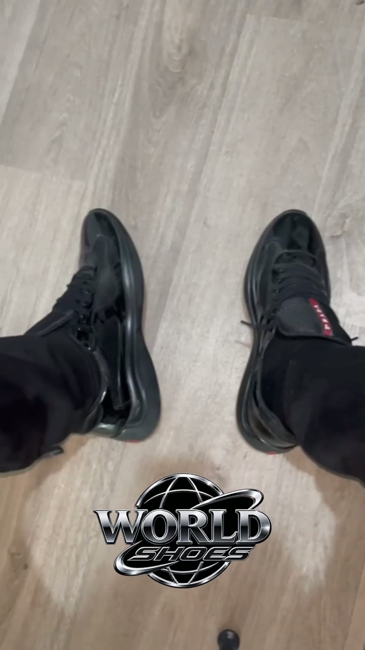 @Ethan — sa paire World Shoes reçue en vidéo